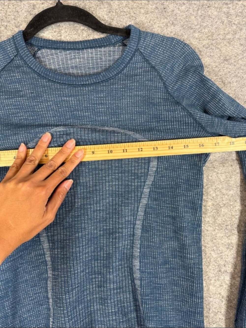 Lululemon Swiftly Tech Long Sleeve Seamless Top in Slate Blue Athletic Yoga 4 - Picture 8 of 13